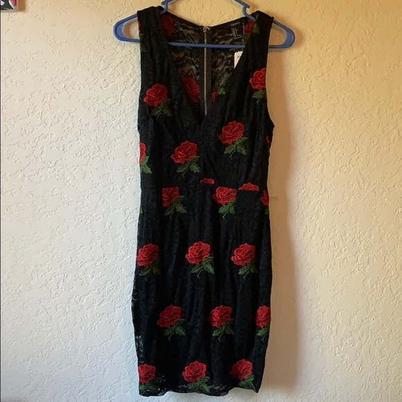Embroidered Floral Bodycon Dress - Picture 2 of 4